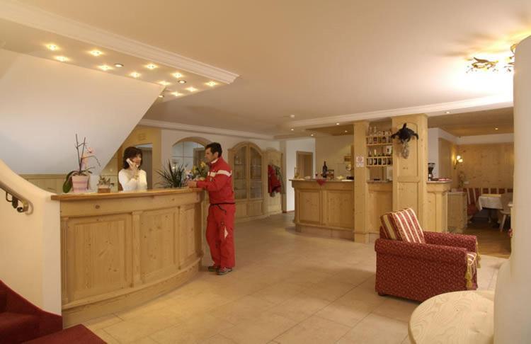 Residence BellavistaSanta Cristina Val Gardena エクステリア 写真