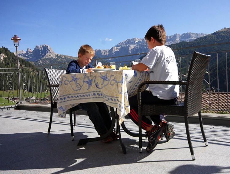 Residence BellavistaSanta Cristina Val Gardena エクステリア 写真